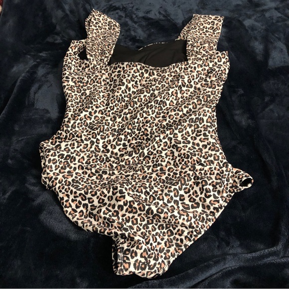 Albion Savannah swimsuit, XL cheetah print. Excellent used condition. - Picture 2 of 5